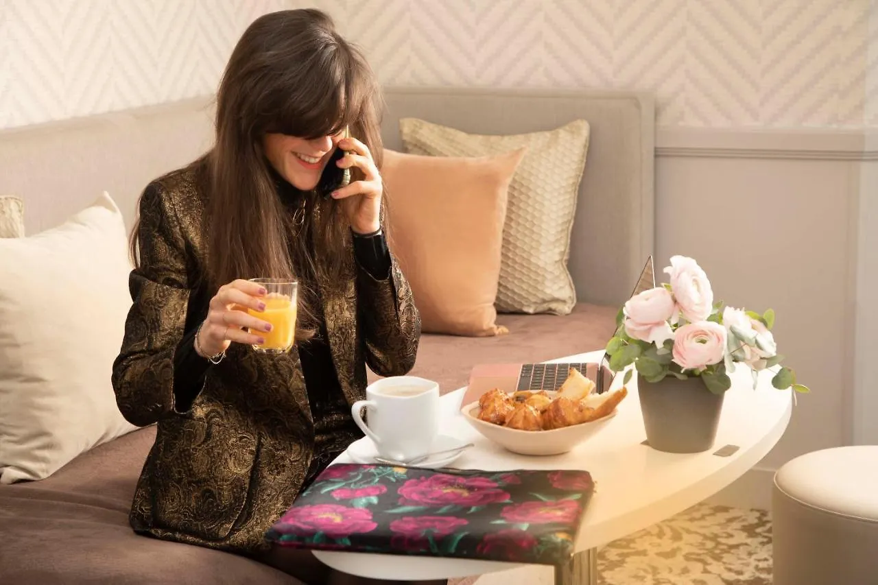 Hotel Longchamp Elysees Paris